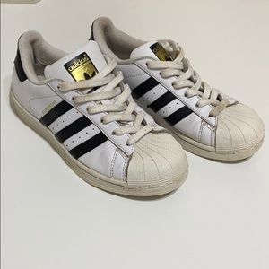 Adidas superstars